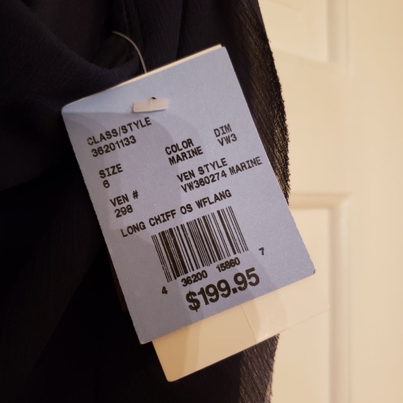 a dark blue bridesmaid dress - Picture 3 of 6